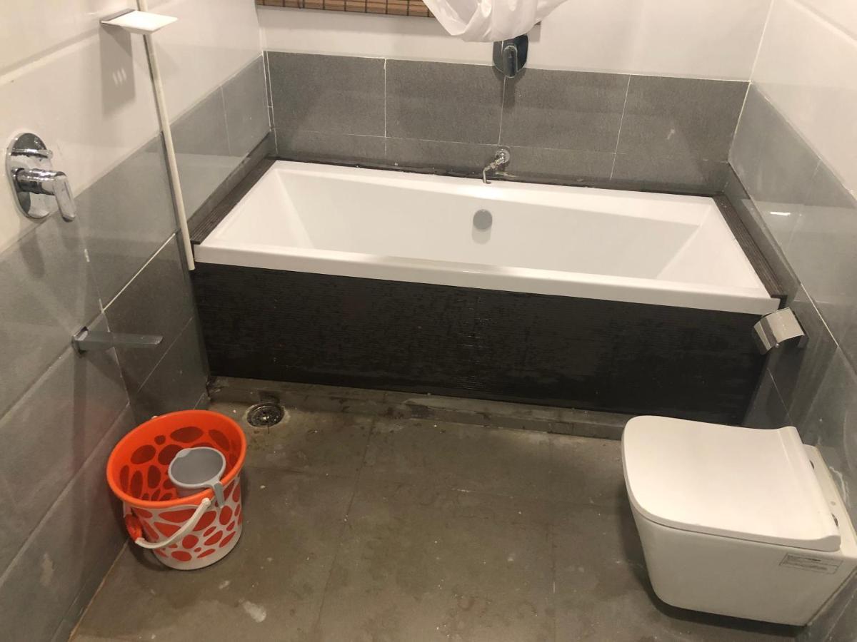 C M Hotel Dharmapuri Zewnętrze zdjęcie