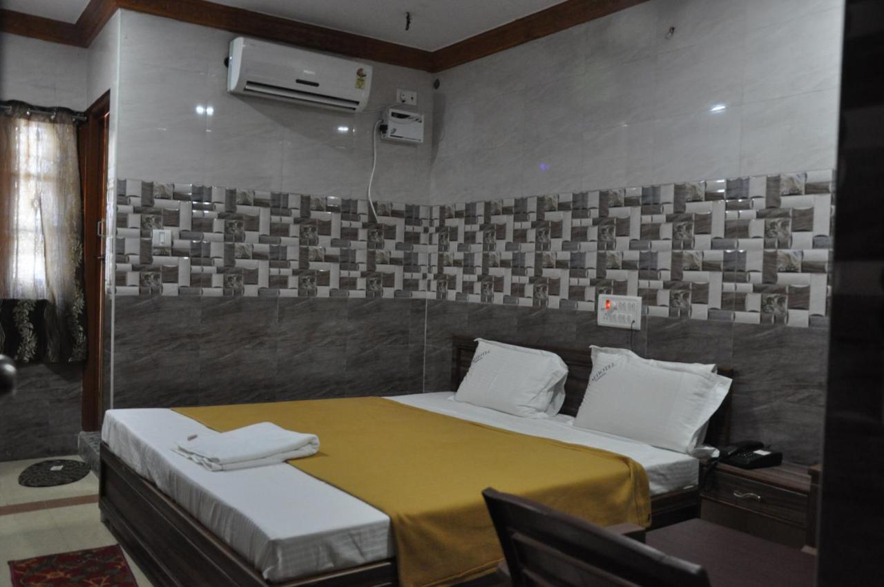 C M Hotel Dharmapuri Zewnętrze zdjęcie