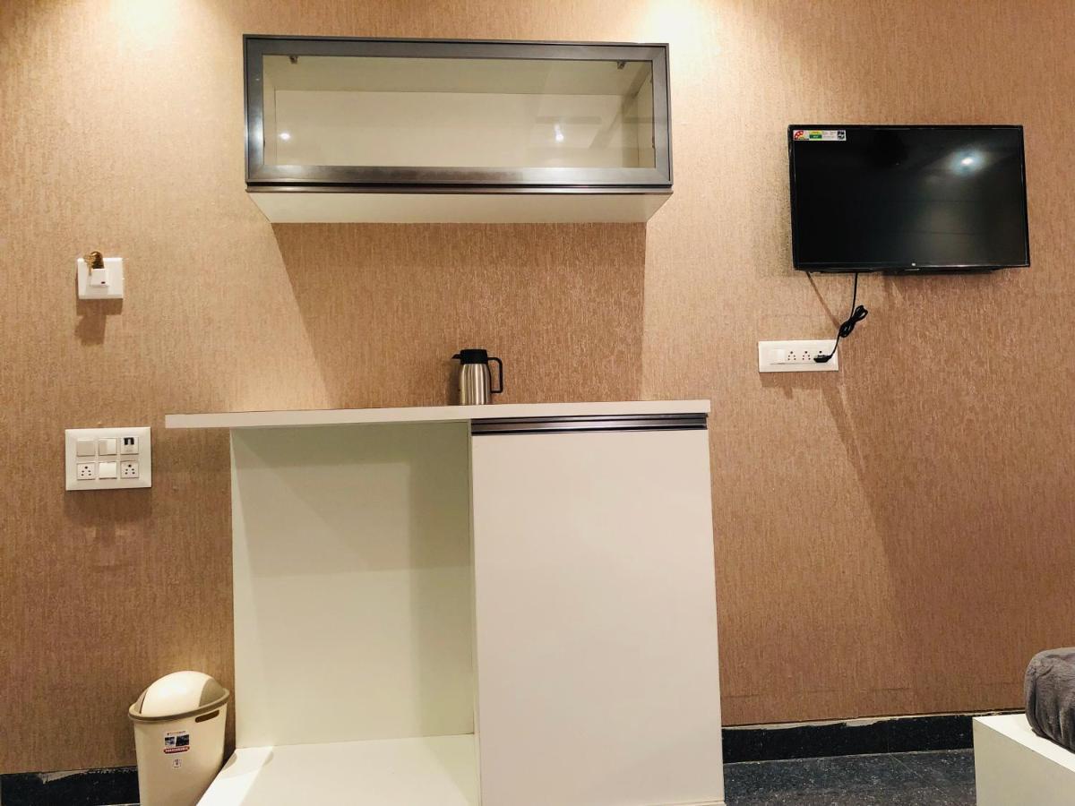 C M Hotel Dharmapuri Zewnętrze zdjęcie